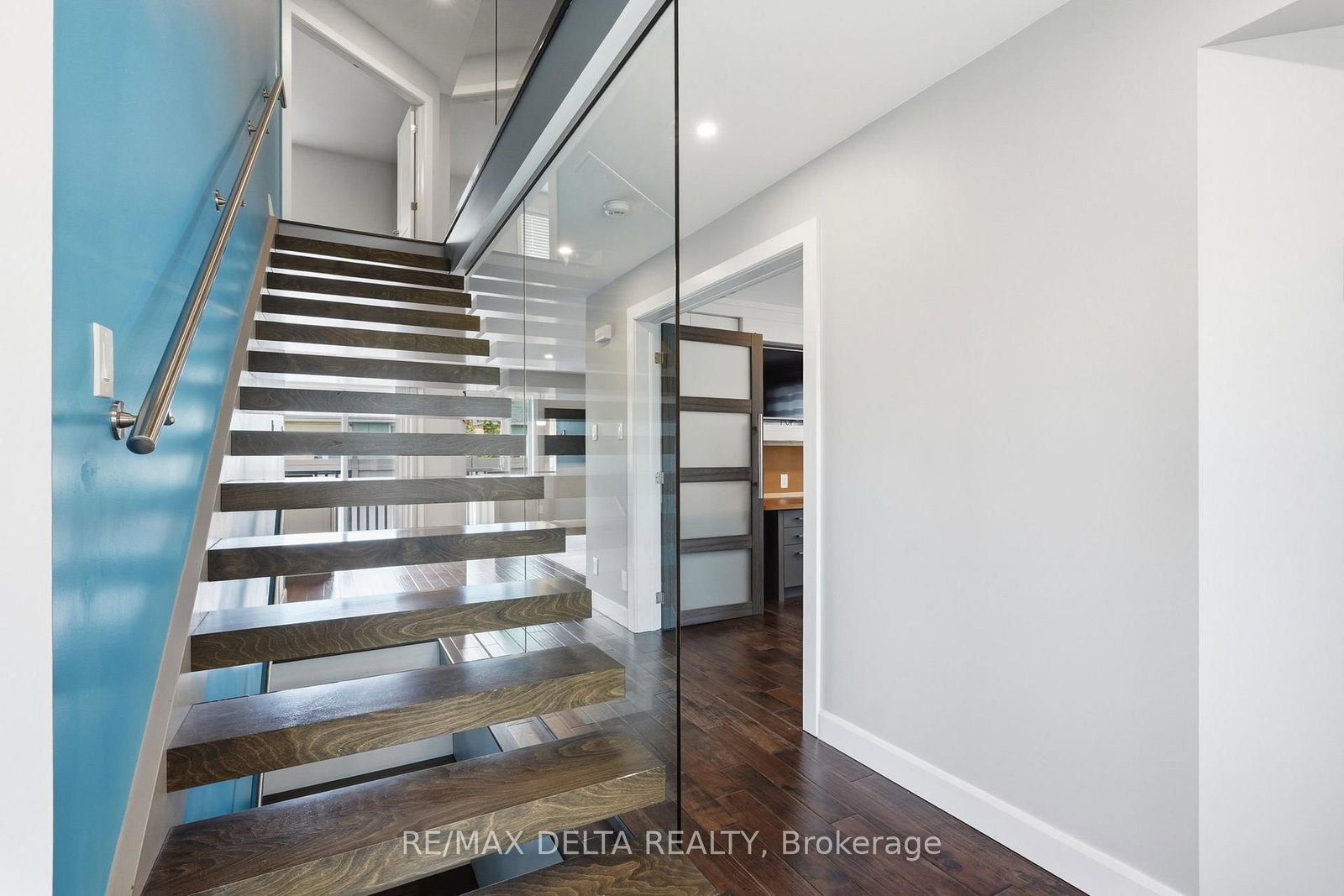 1791 Queensdale Avenue • Ottawa, ON photo 5
