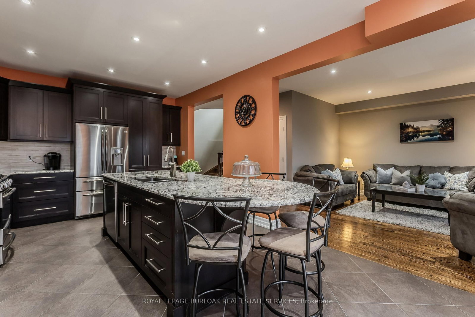 24 Newcastle Court • Hamilton, ON photo 10