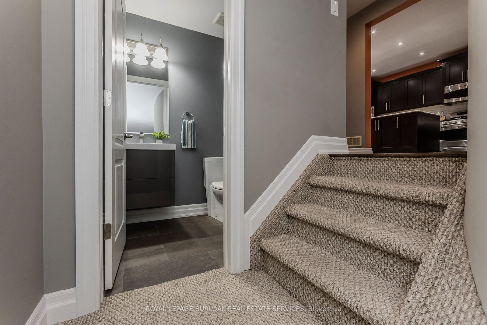 24 Newcastle Court • Hamilton, ON photo 13