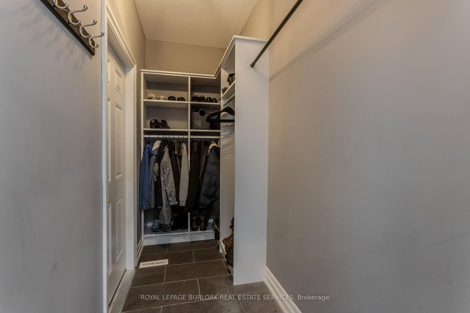 24 Newcastle Court • Hamilton, ON photo 17