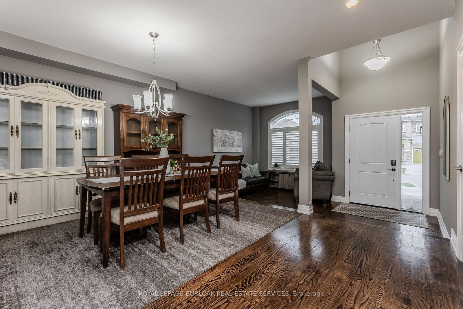 24 Newcastle Court • Hamilton, ON photo 4