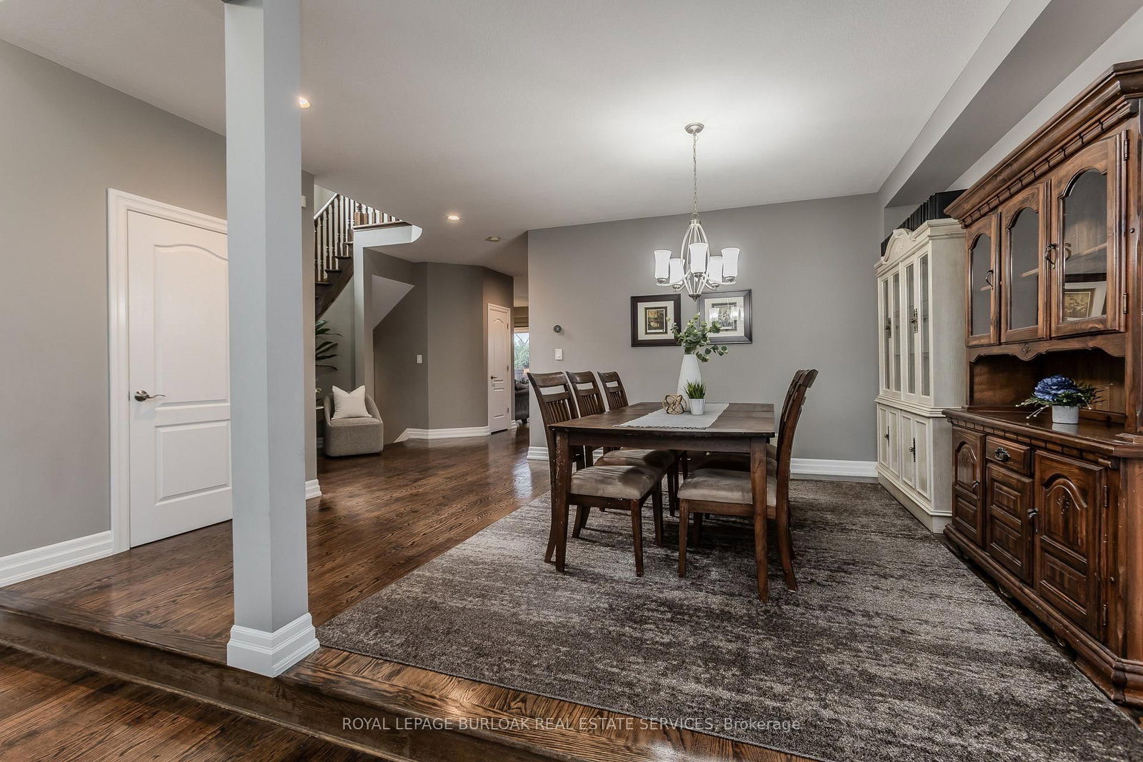 24 Newcastle Court • Hamilton, ON photo 6