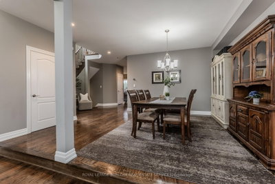 24 Newcastle Court • Hamilton, ON photo 6