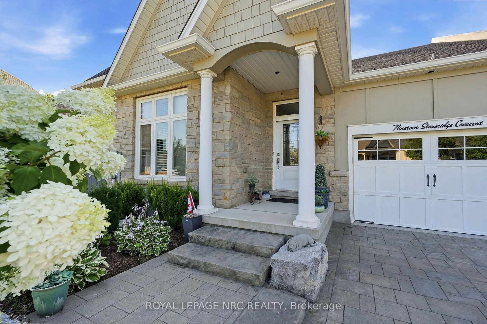 19 Stoneridge Crescent • Niagara-on-the-Lake, ON photo 4