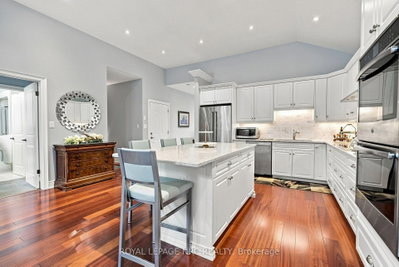 19 Stoneridge Crescent • Niagara-on-the-Lake, ON photo 9