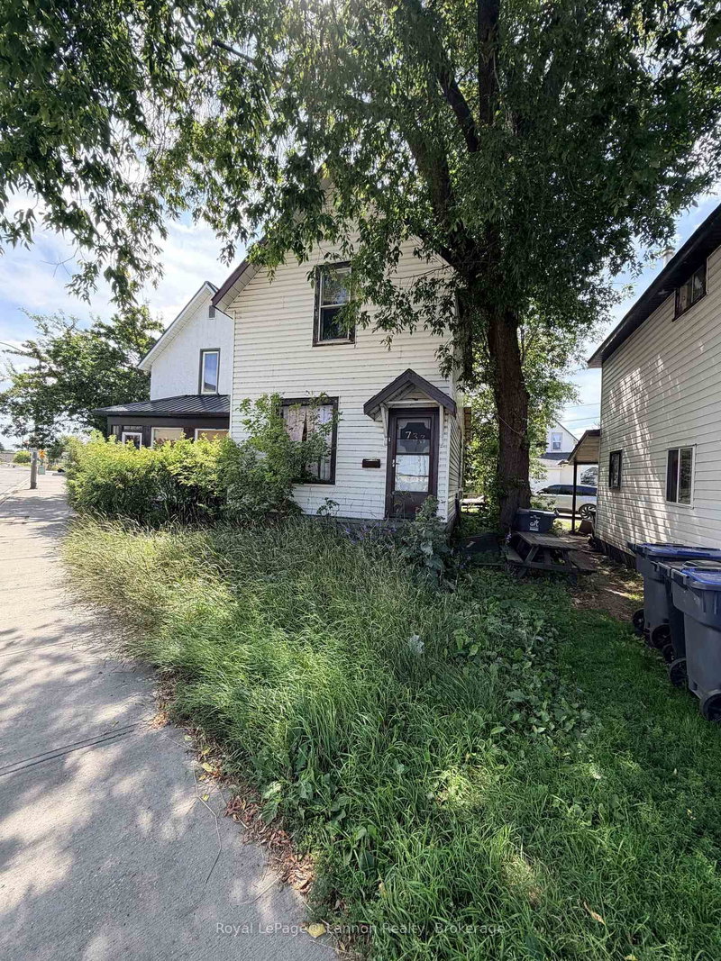 home for sale on 733 Simpson Street