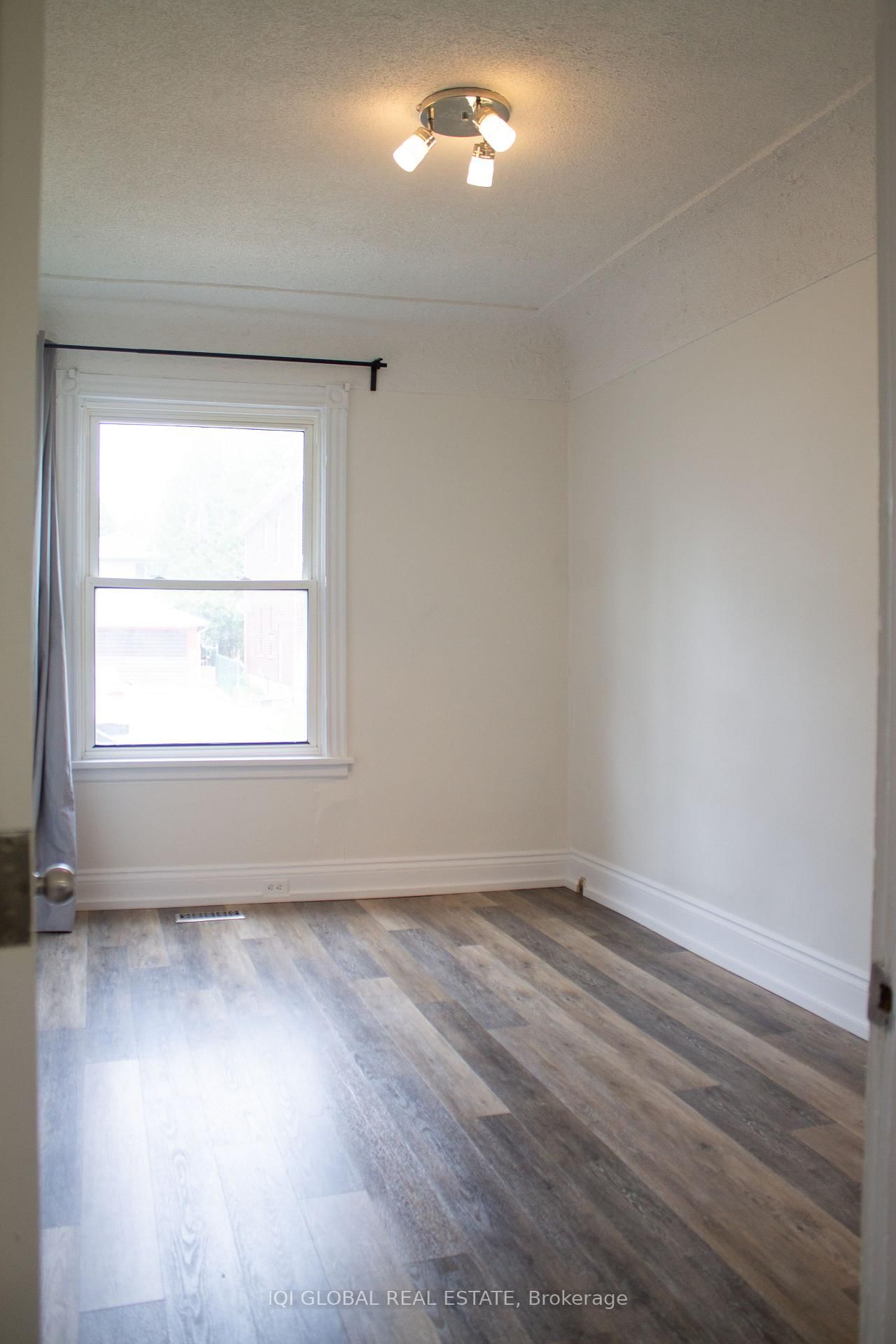 65 Holmes Avenue • Hamilton, ON photo 12