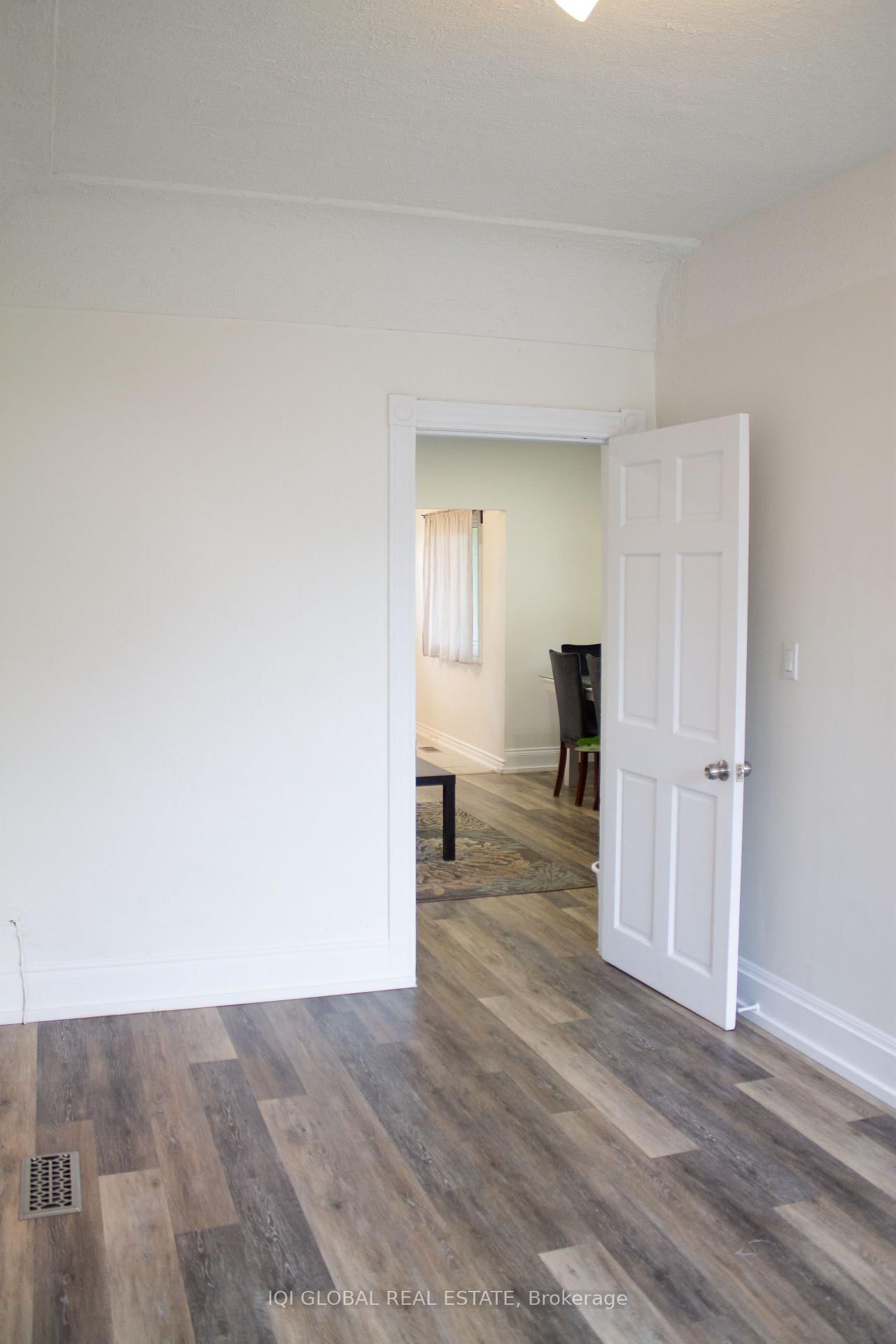 65 Holmes Avenue • Hamilton, ON photo 13