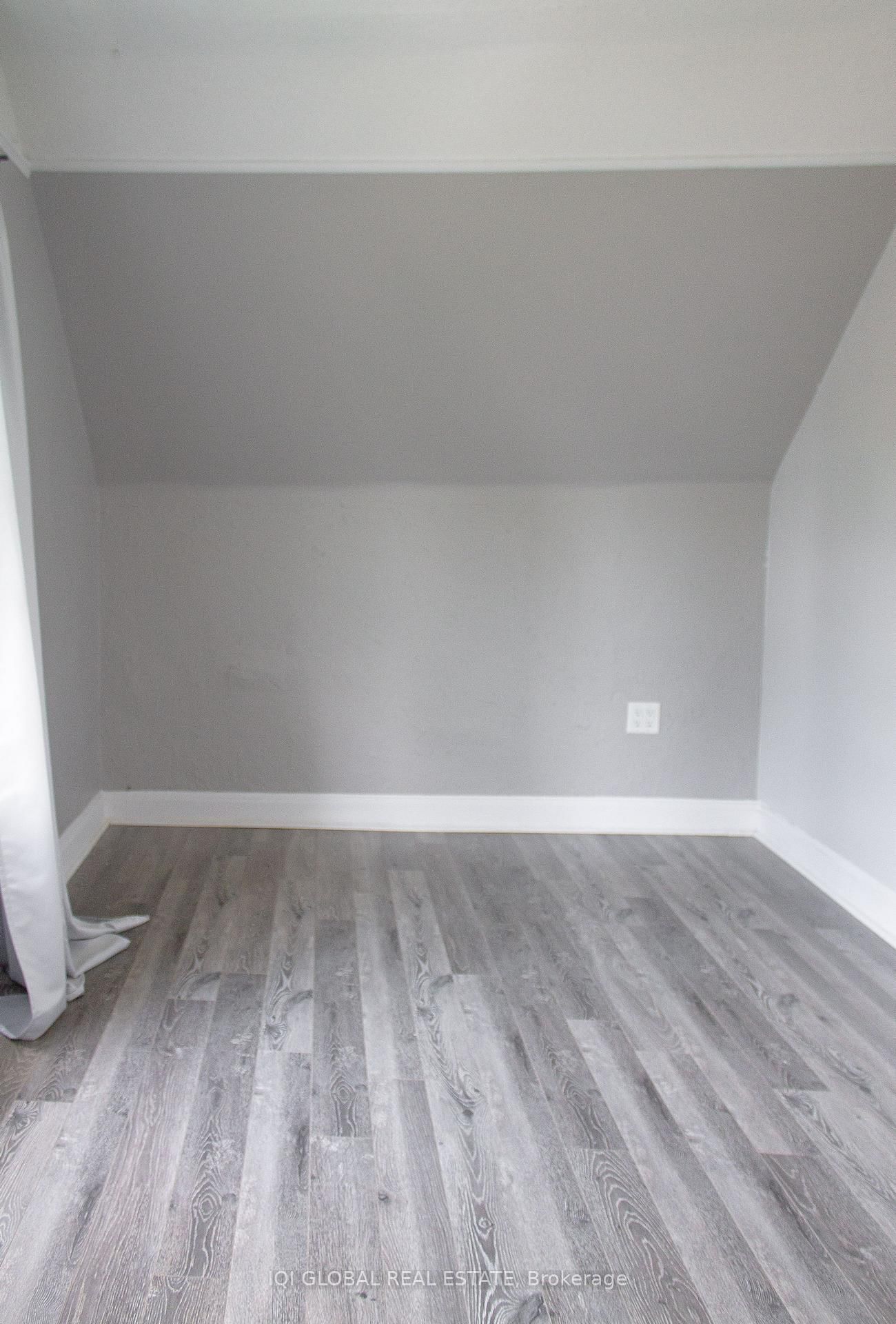65 Holmes Avenue • Hamilton, ON photo 17