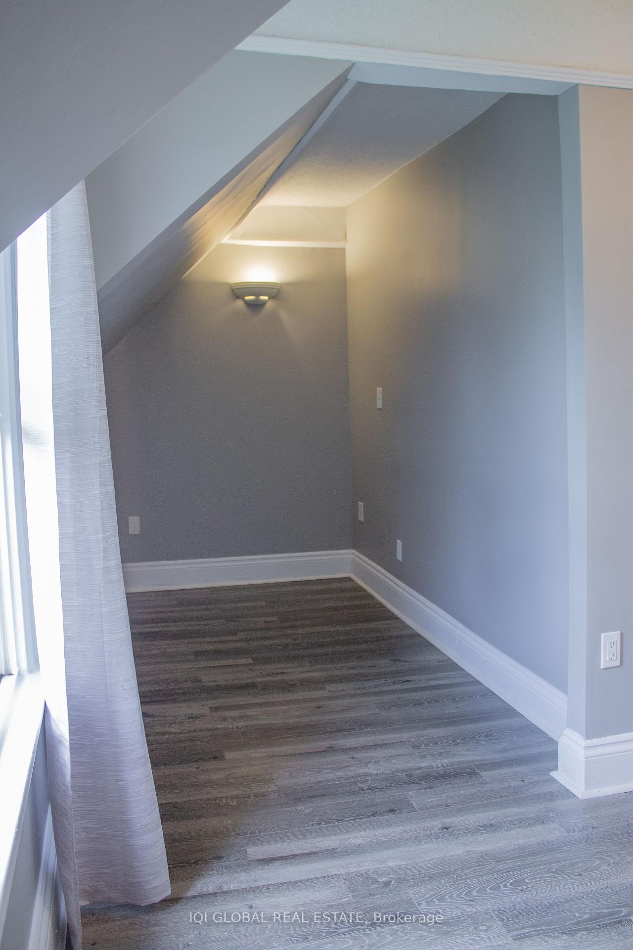 65 Holmes Avenue • Hamilton, ON photo 19