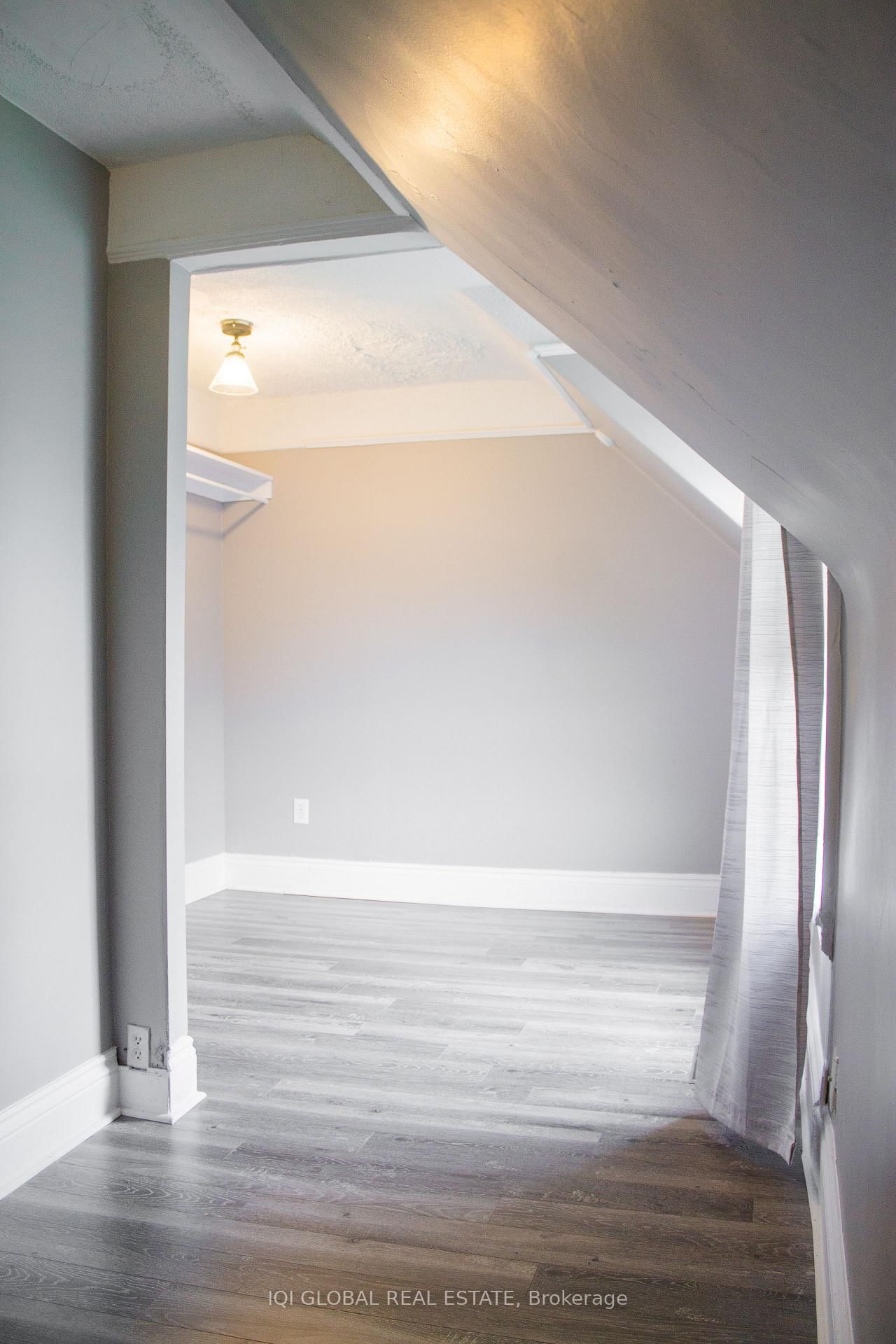65 Holmes Avenue • Hamilton, ON photo 20