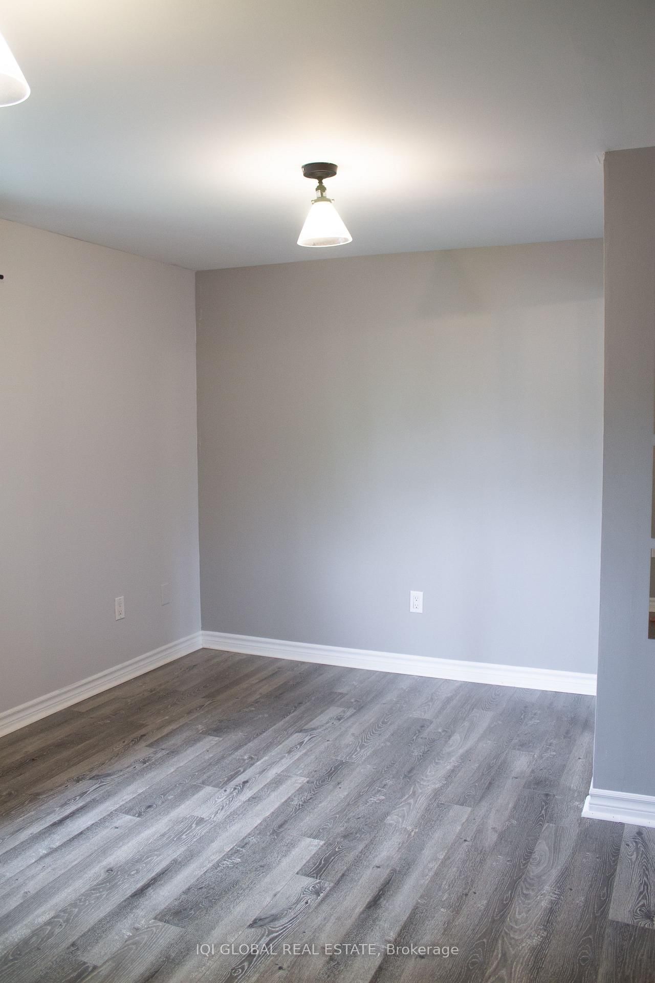 65 Holmes Avenue • Hamilton, ON photo 22