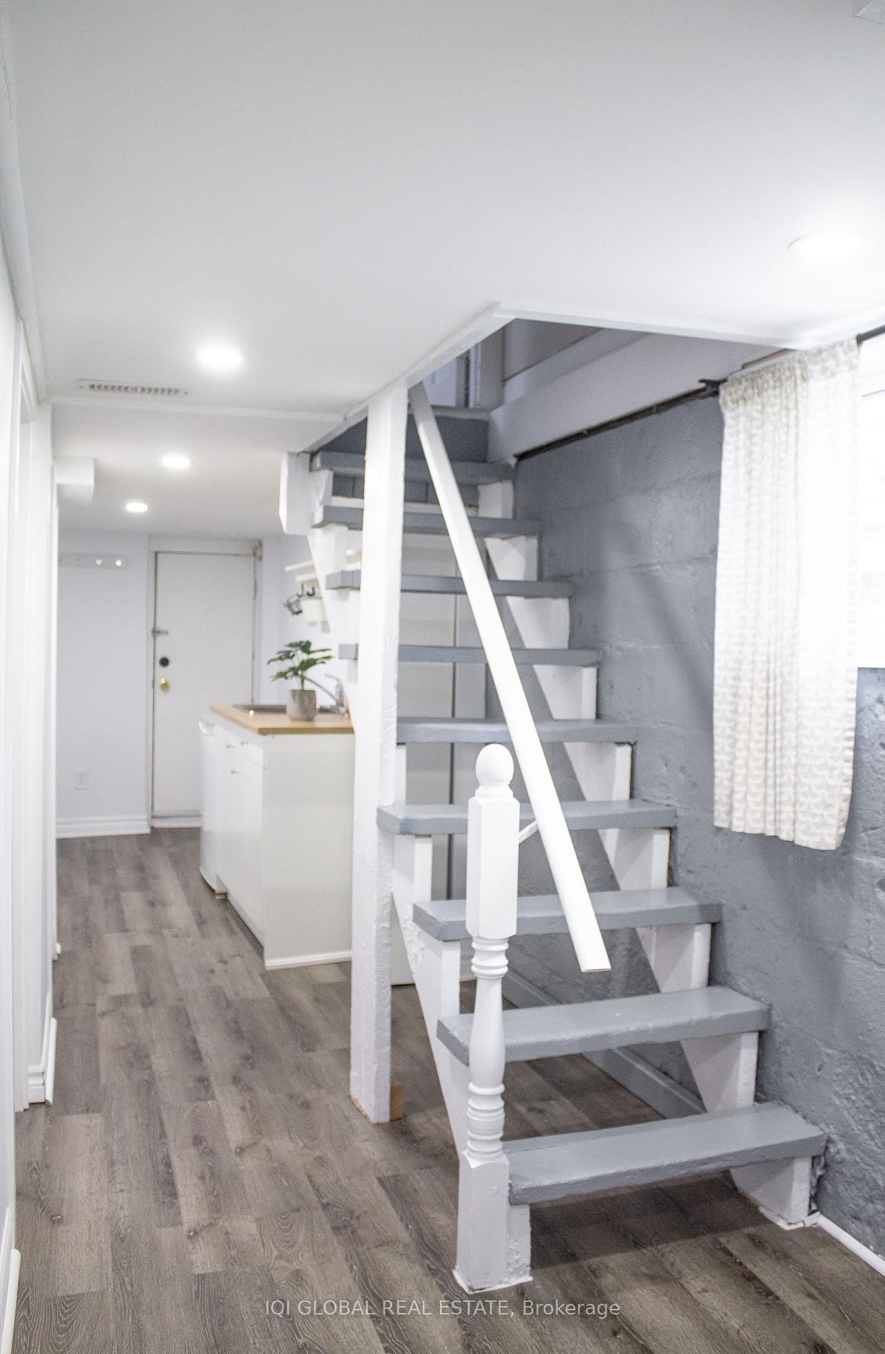 65 Holmes Avenue • Hamilton, ON photo 24
