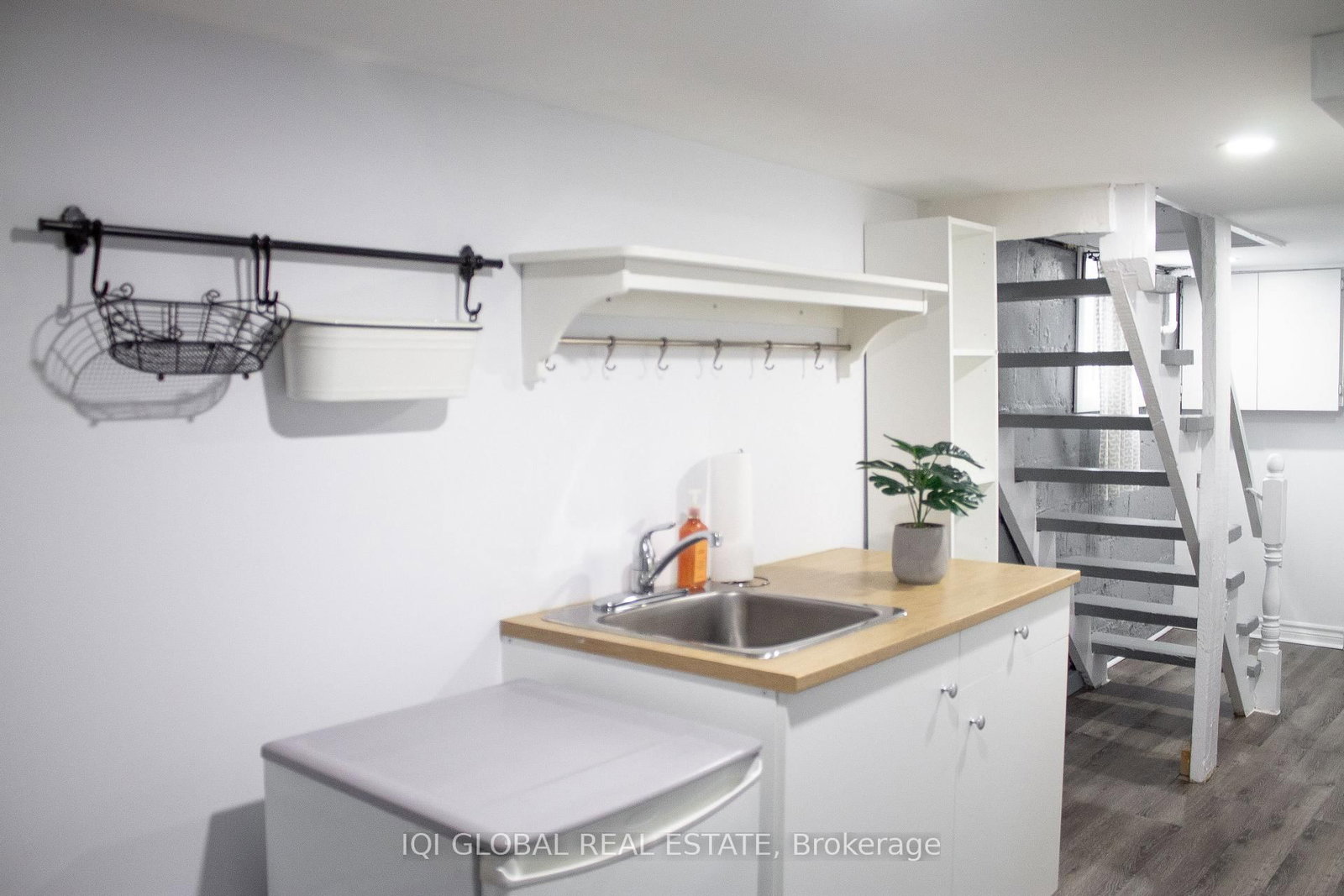 65 Holmes Avenue • Hamilton, ON photo 26