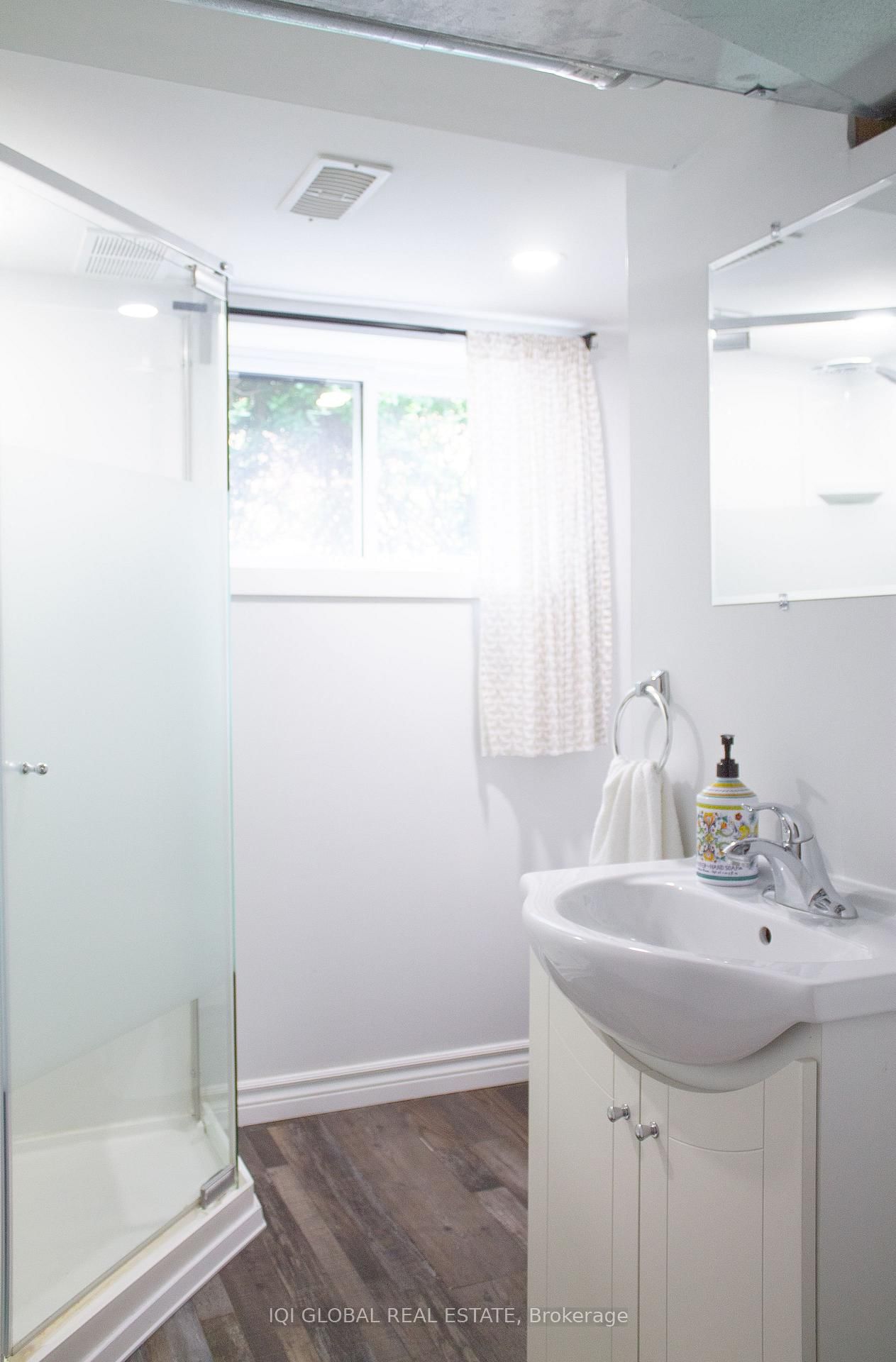 65 Holmes Avenue • Hamilton, ON photo 29