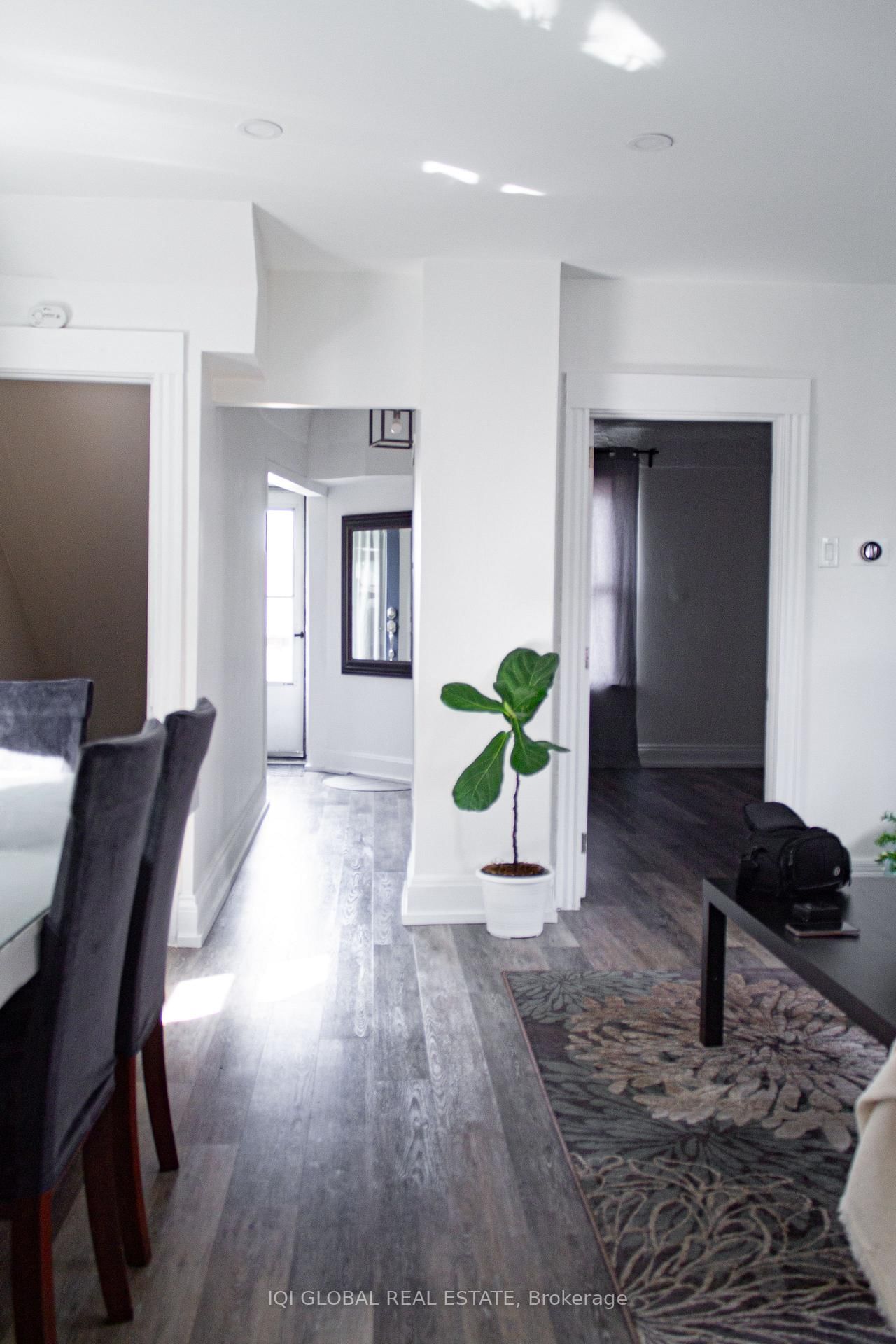 65 Holmes Avenue • Hamilton, ON photo 3