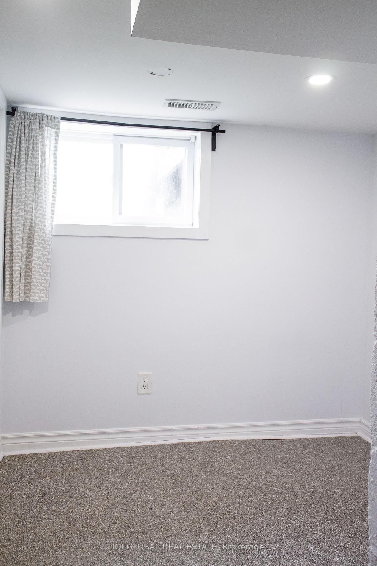 65 Holmes Avenue • Hamilton, ON photo 31