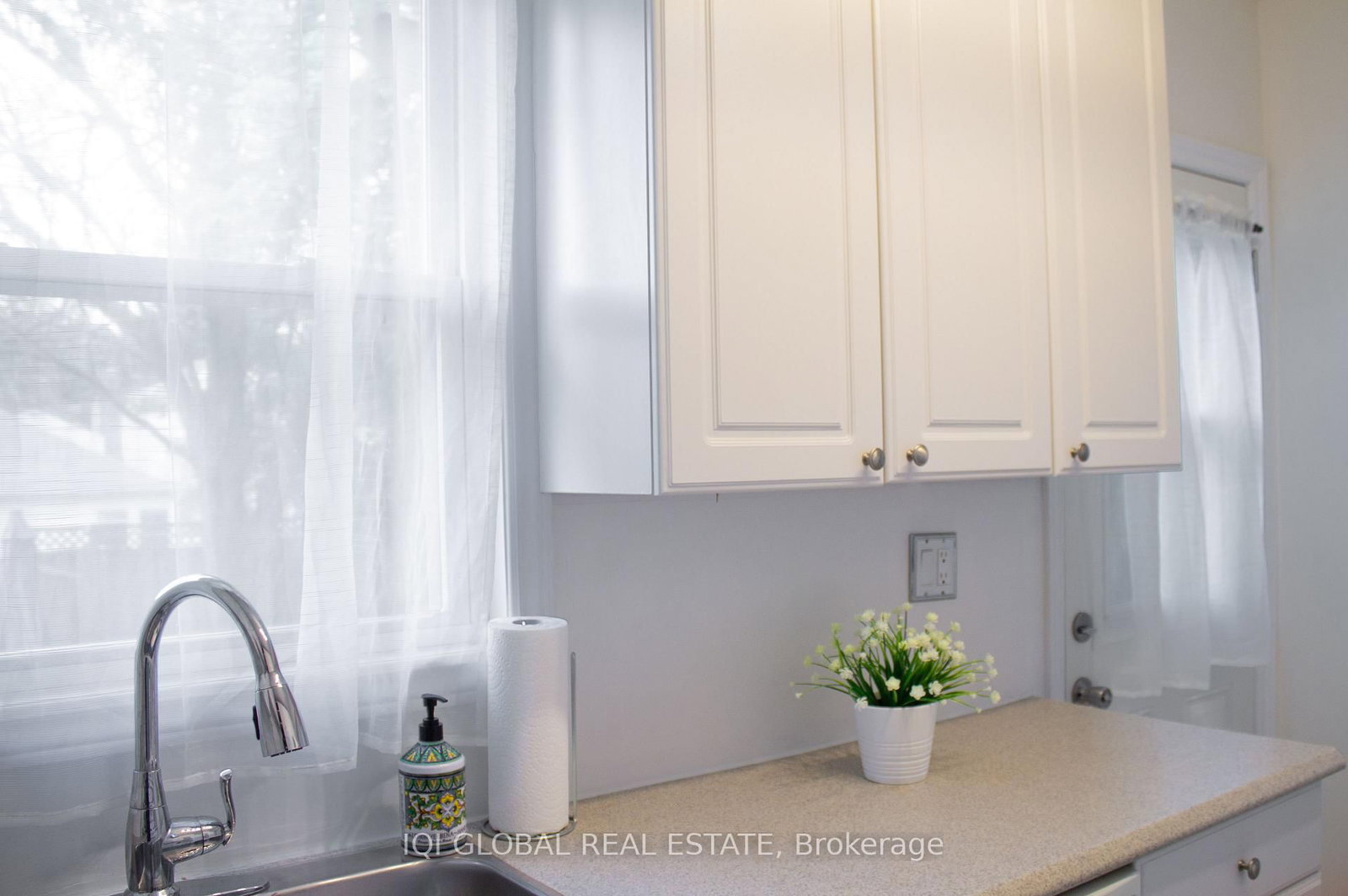 65 Holmes Avenue • Hamilton, ON photo 9