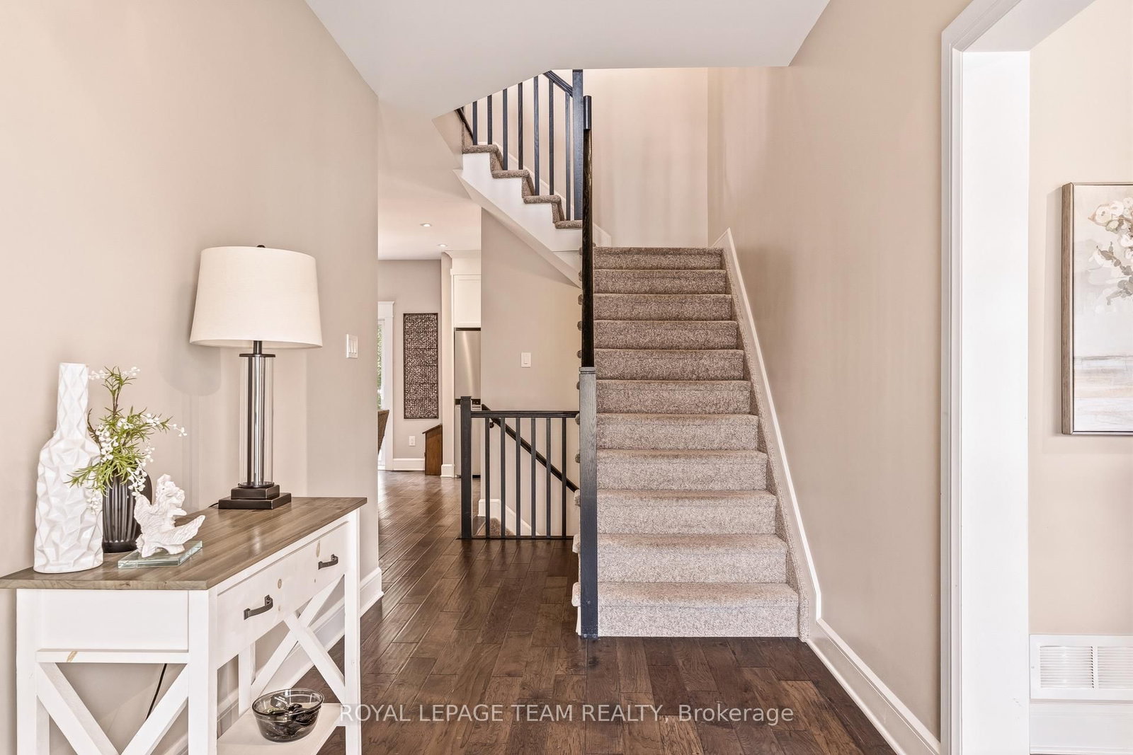 218 Arthur Street • Arnprior, ON photo 4
