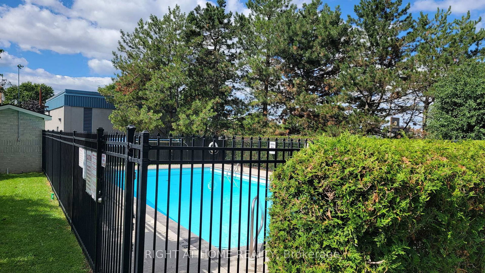 733 Deveron Crescent • #108 • London South, ON photo 11