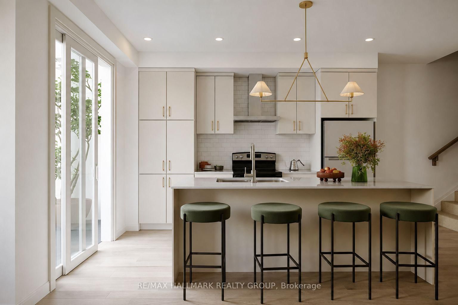 424 Gathering Private • Orleans, ON photo 2