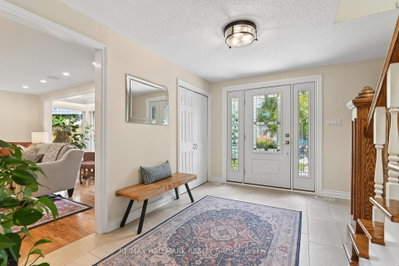 109 Parkglen Court • Ottawa, ON photo 3