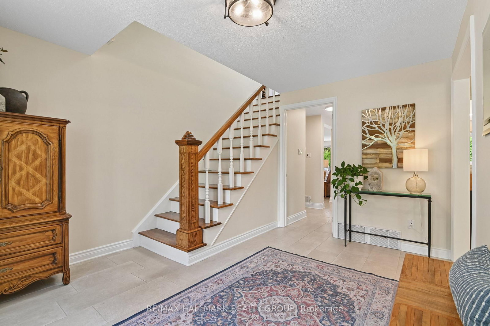 109 Parkglen Court • Ottawa, ON photo 4