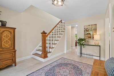 109 Parkglen Court • Ottawa, ON photo 4