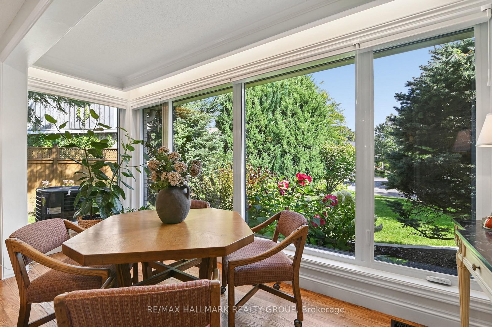 109 Parkglen Court • Ottawa, ON photo 8