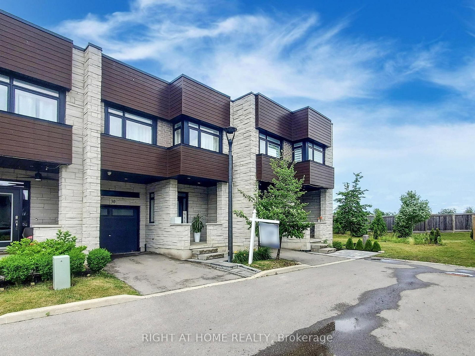 35 Midhurst Heights • #30 • Hamilton, ON photo 3
