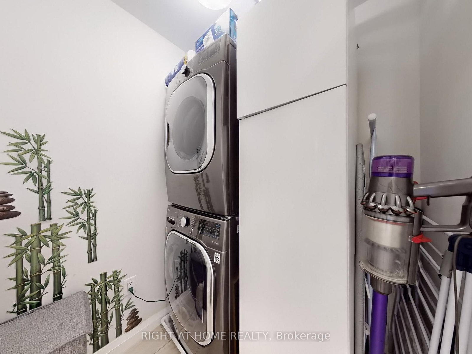 35 Midhurst Heights • #30 • Hamilton, ON photo 32