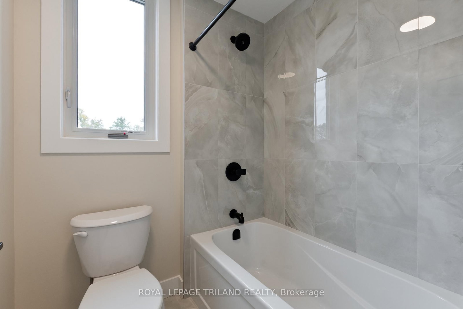3931 Big Leaf Trail • London South, ON photo 29