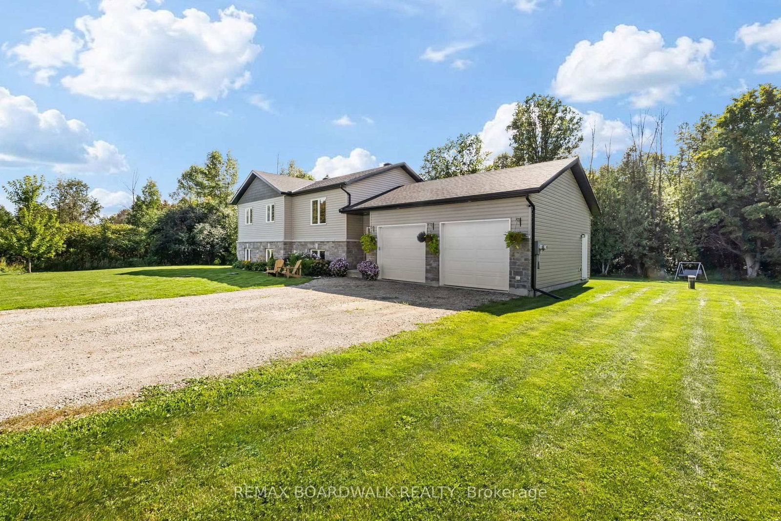 1271 Drummond School Road • Perth, ON photo 2