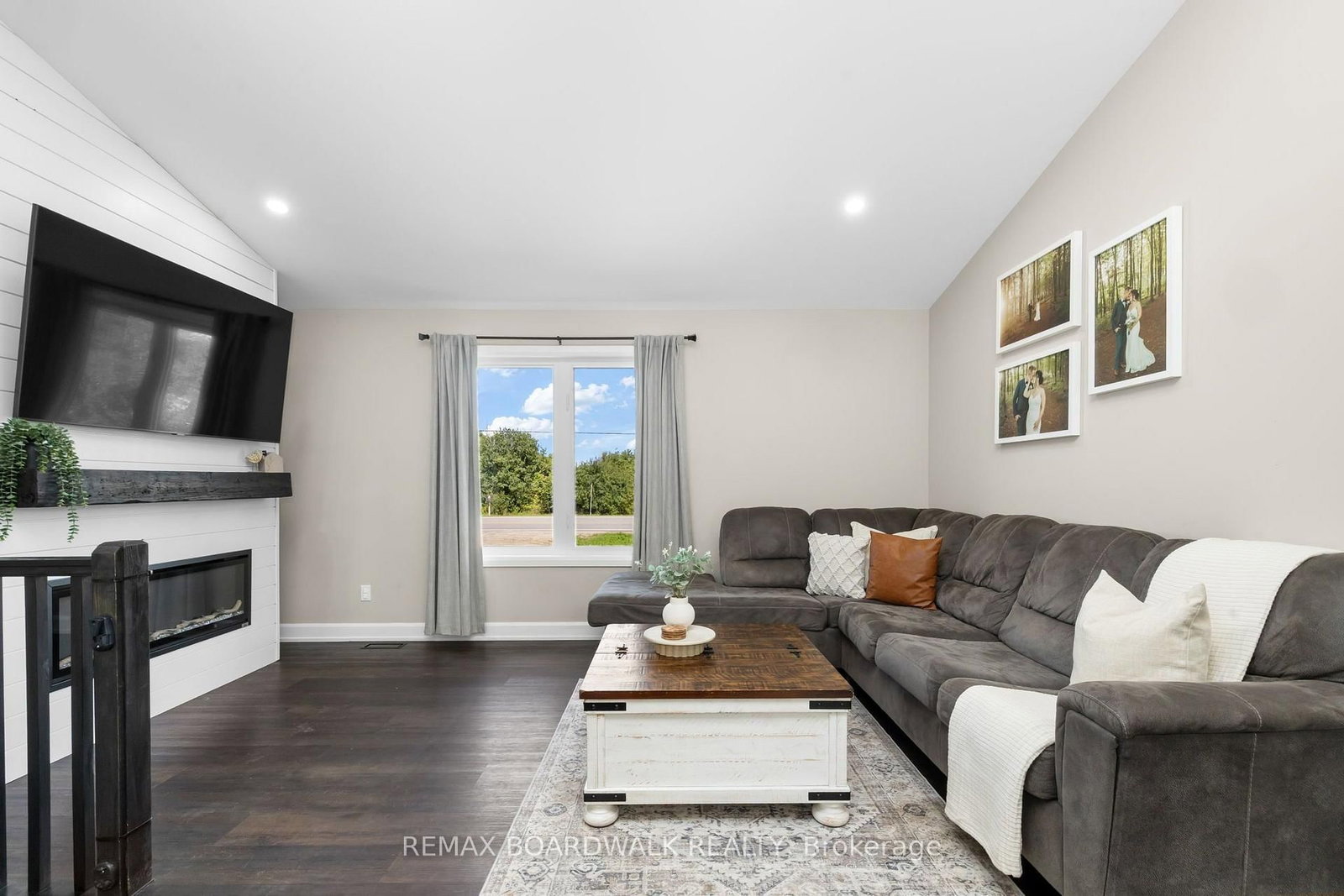 1271 Drummond School Road • Perth, ON photo 8