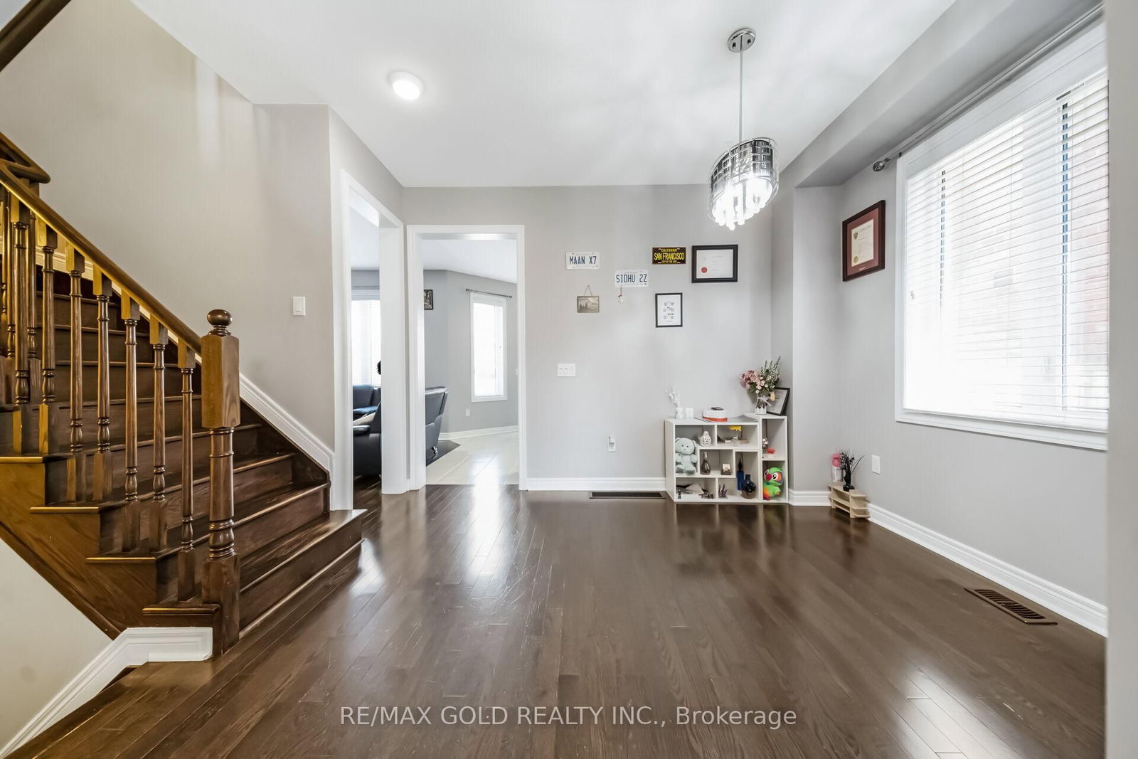 792 Arthur Parker Avenue • Woodstock, ON photo 3