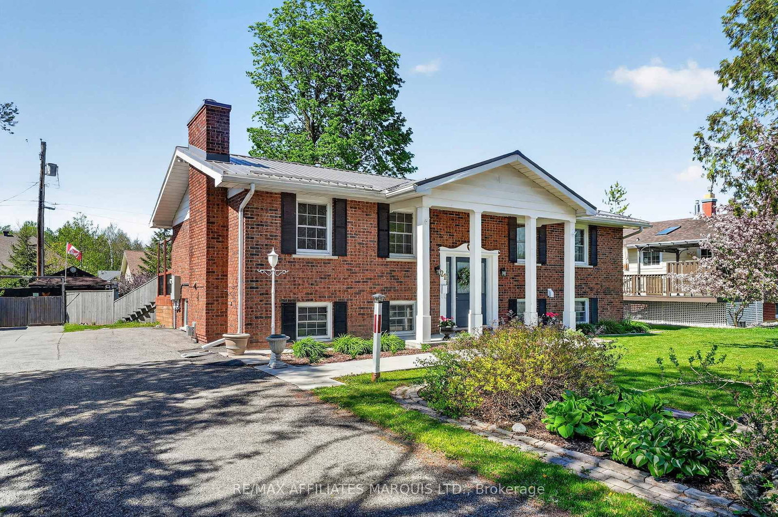 21 Spruce Street • South Stormont, ON photo 2