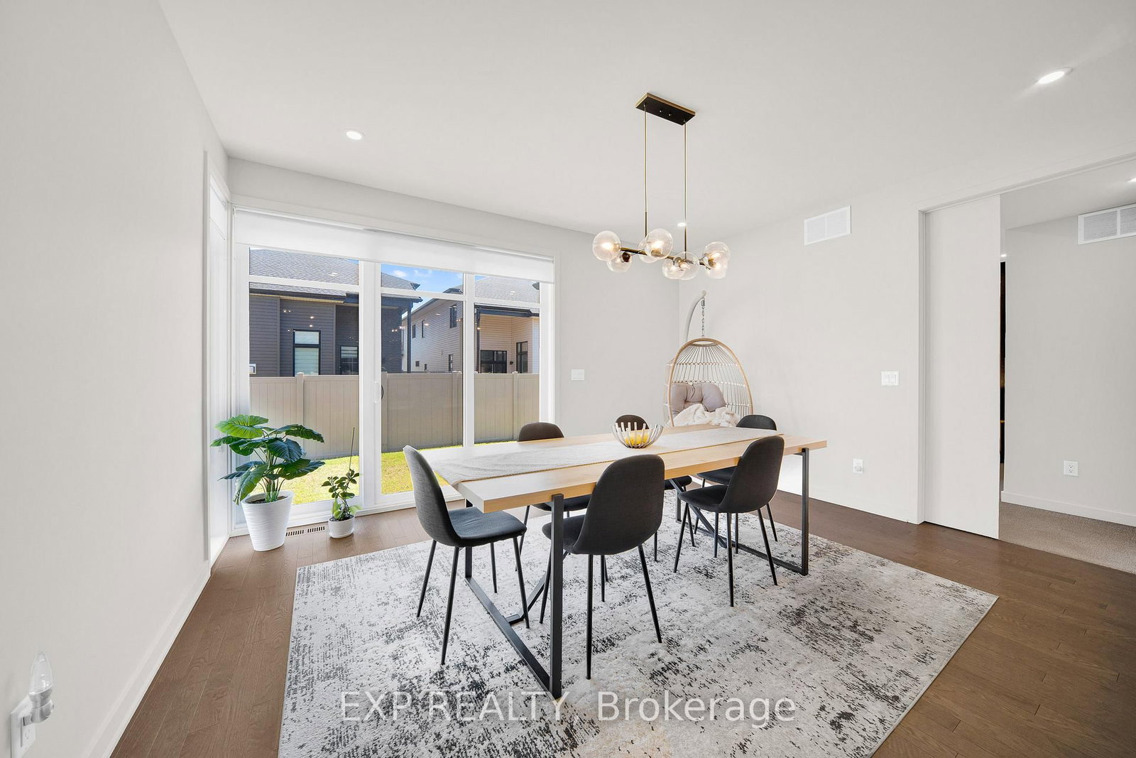 708 Wooler Place • Ottawa, ON photo 11
