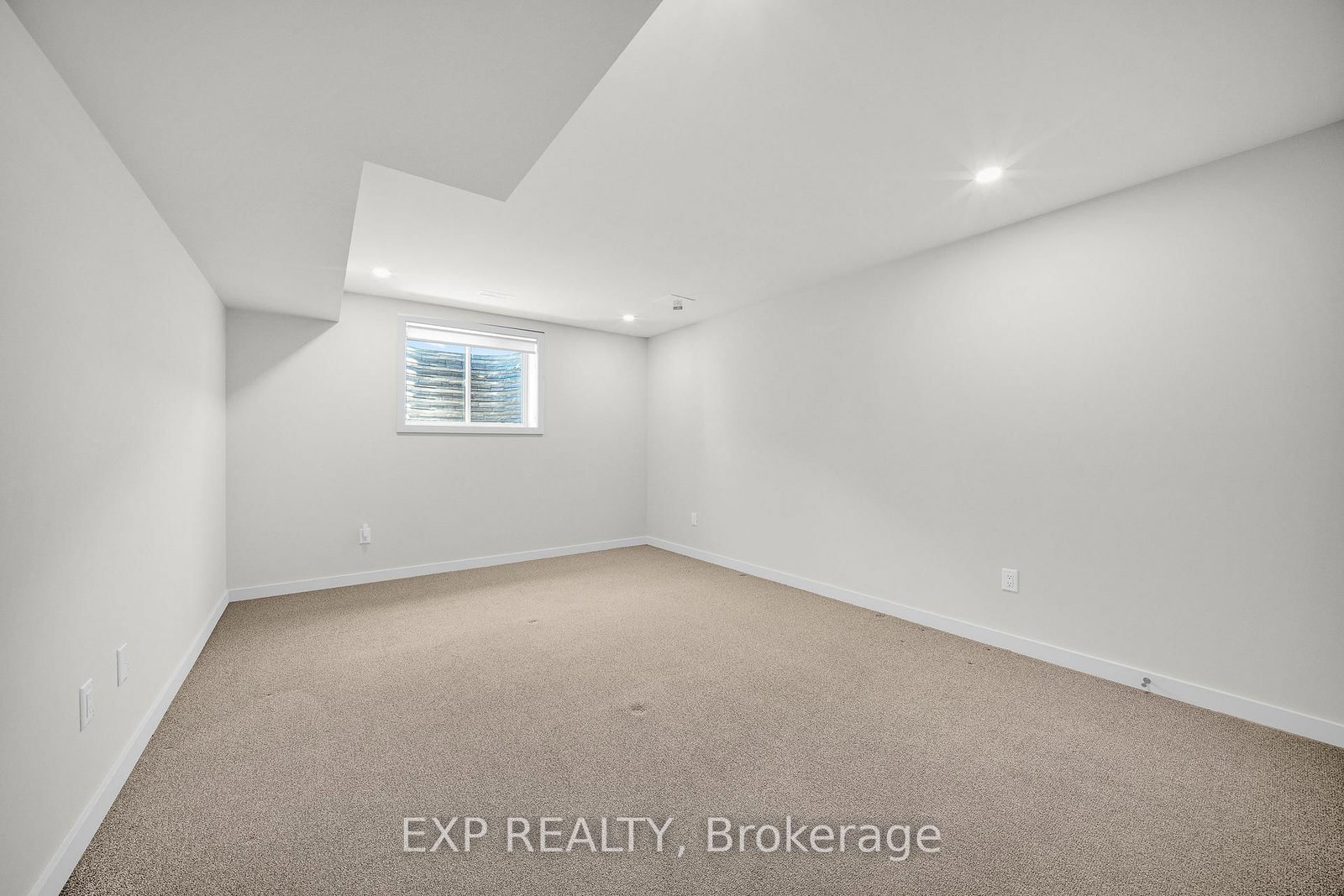 708 Wooler Place • Ottawa, ON photo 30