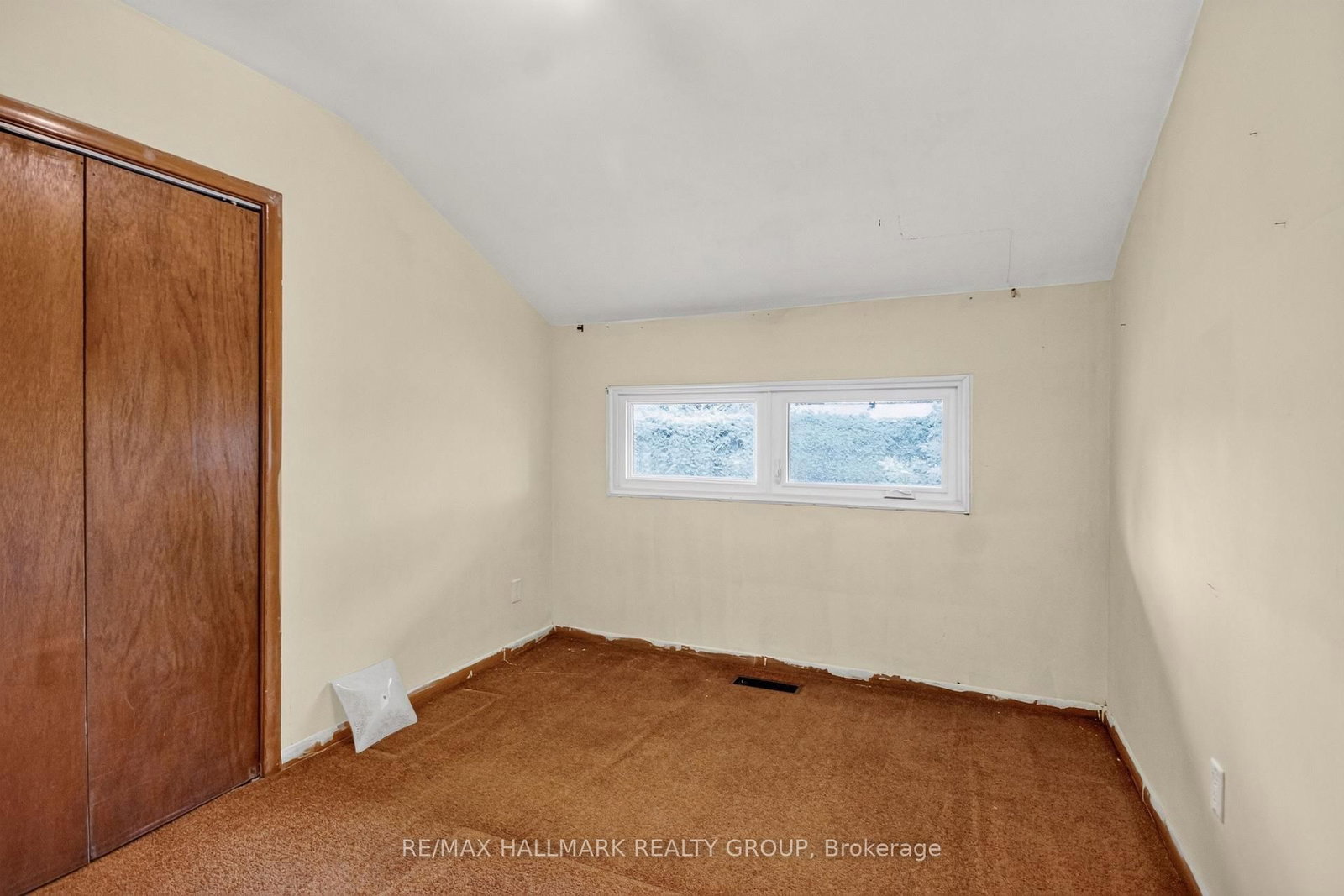 118 Knoxdale Road • Ottawa, ON photo 8