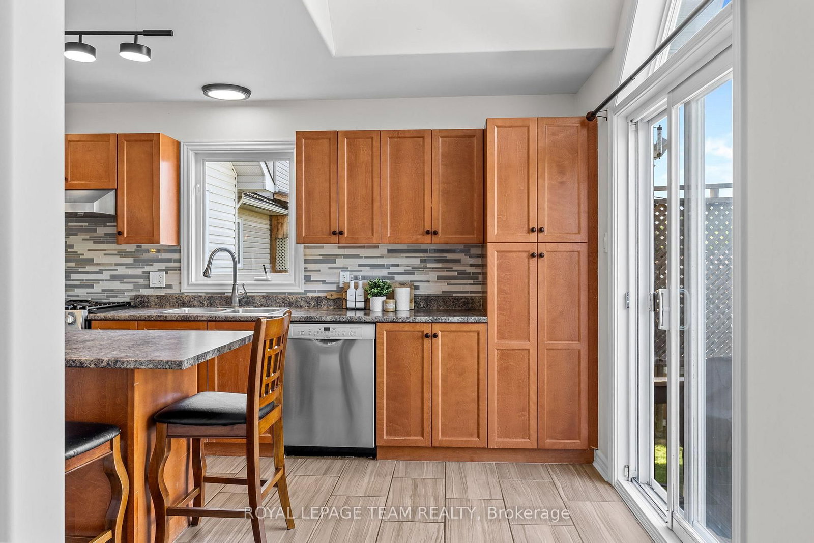 408 Centenaire Street • Russell, ON photo 16
