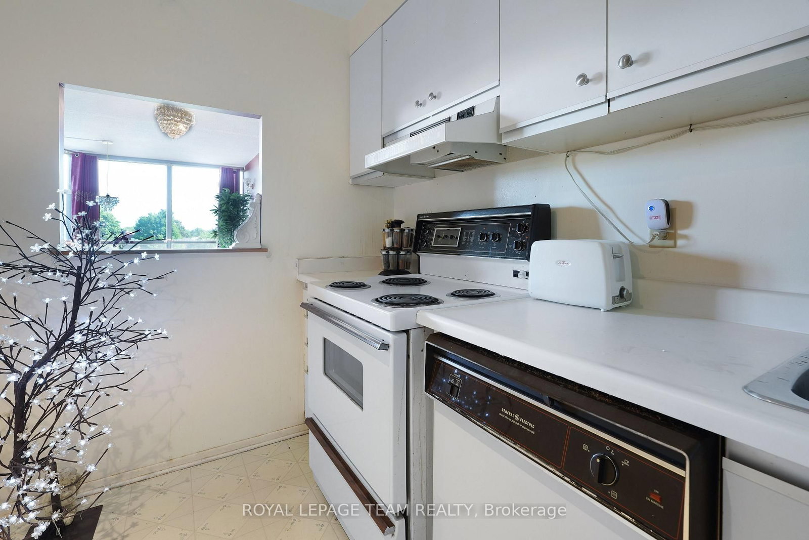 2760 Carousel Crescent • #507 • Ottawa, ON photo 16