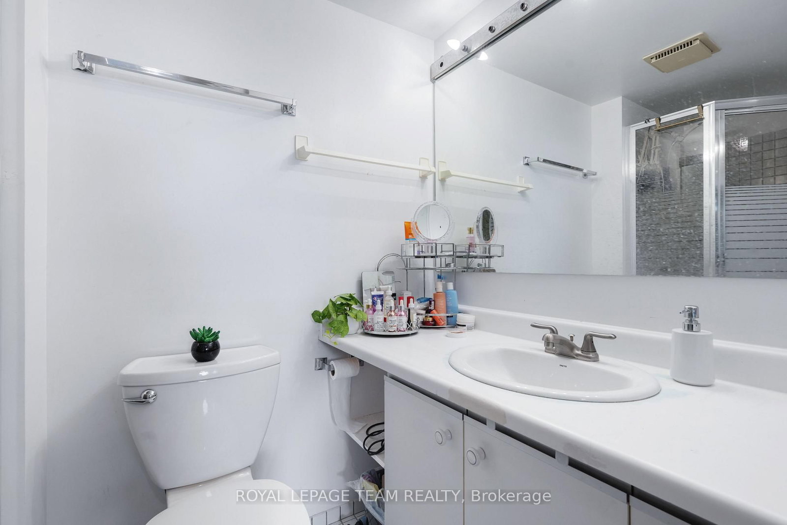 2760 Carousel Crescent • #507 • Ottawa, ON photo 22