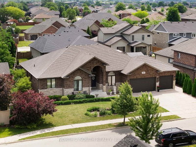 268 Carole Court • Essex, ON photo 3