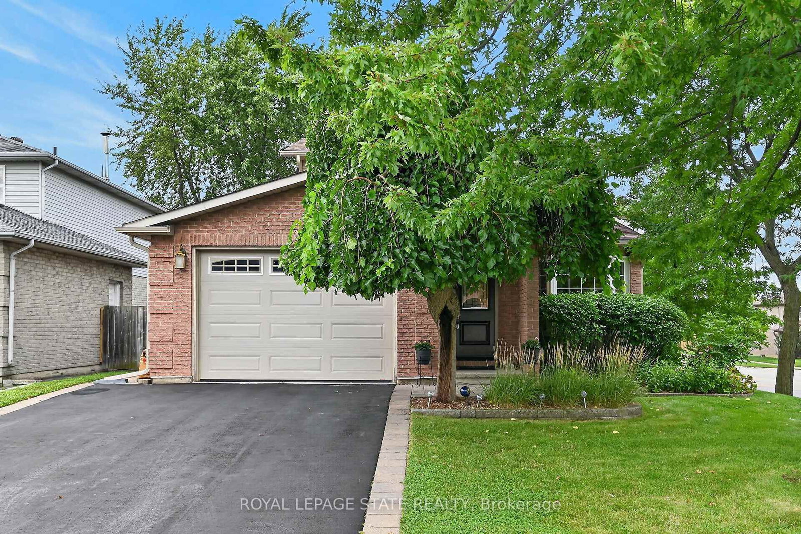2 Novoco Drive • Hamilton, ON photo 1