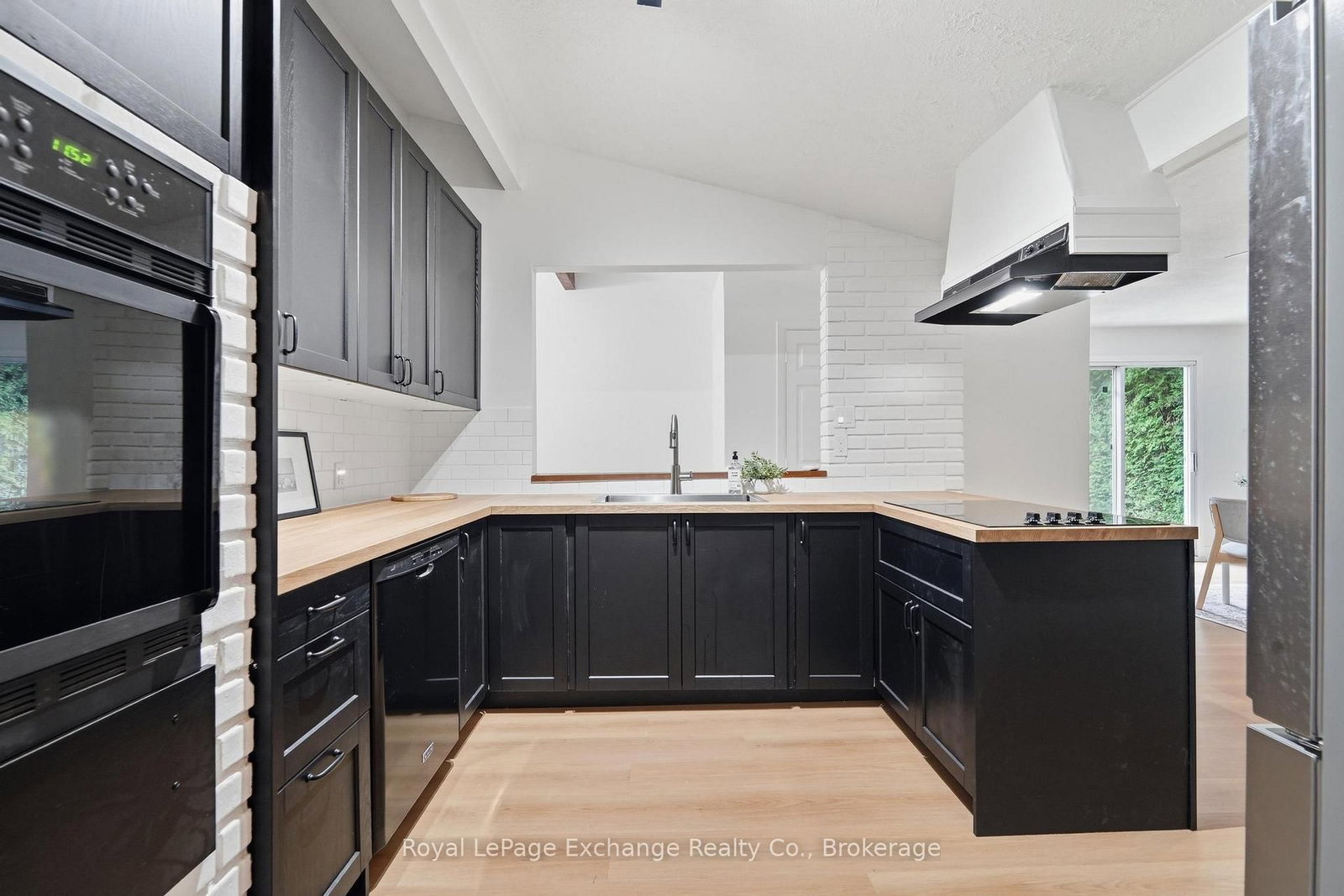 243 Victoria Street • Kincardine, ON photo 8