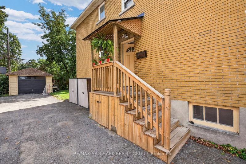 1 - 297 Royal Avenue