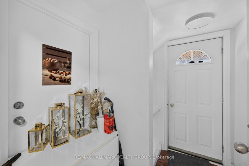 1 - 297 Royal Avenue
