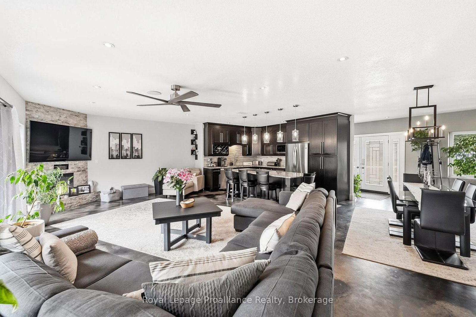 1646 Harriet Lane • Selwyn, ON photo 12