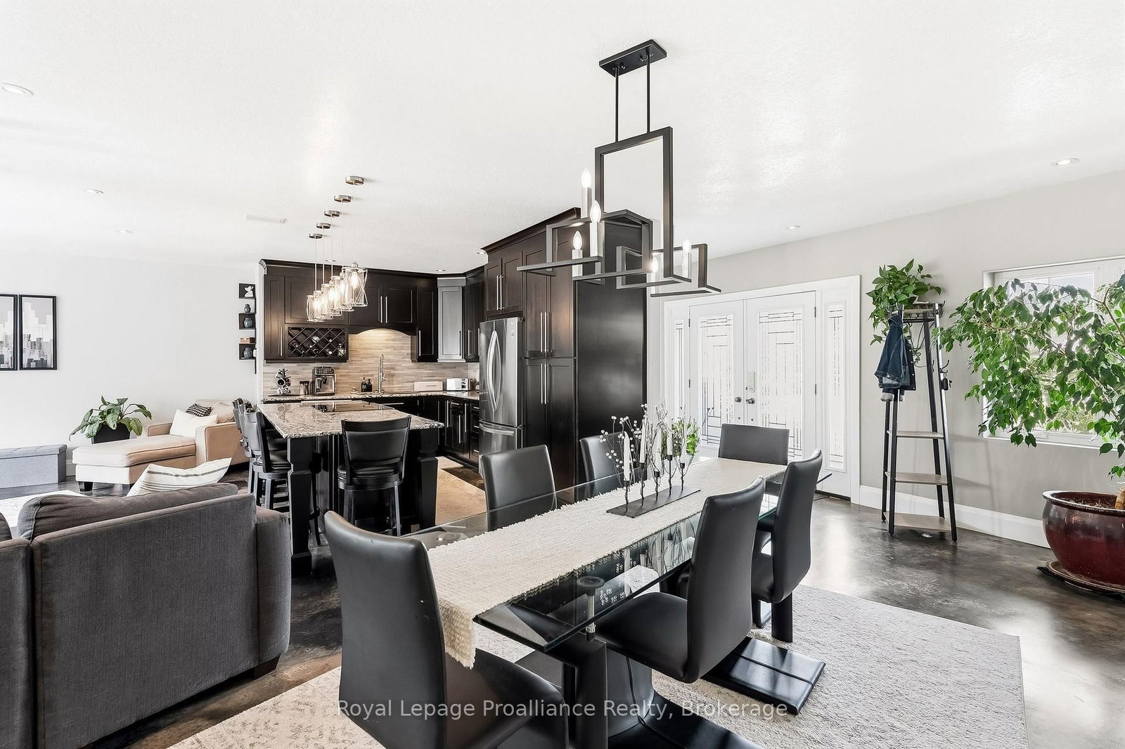 1646 Harriet Lane • Selwyn, ON photo 17