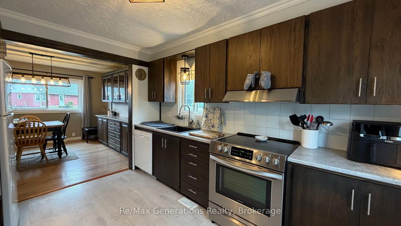 72 Hudson Drive S